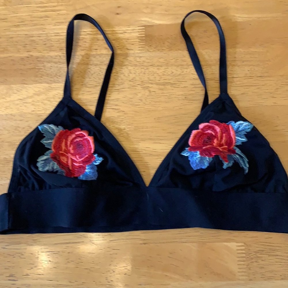 “Pink” Black Roses Triangle Bra 🌹